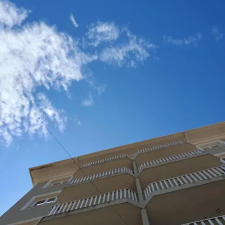 Apartments, Escape Velipojë